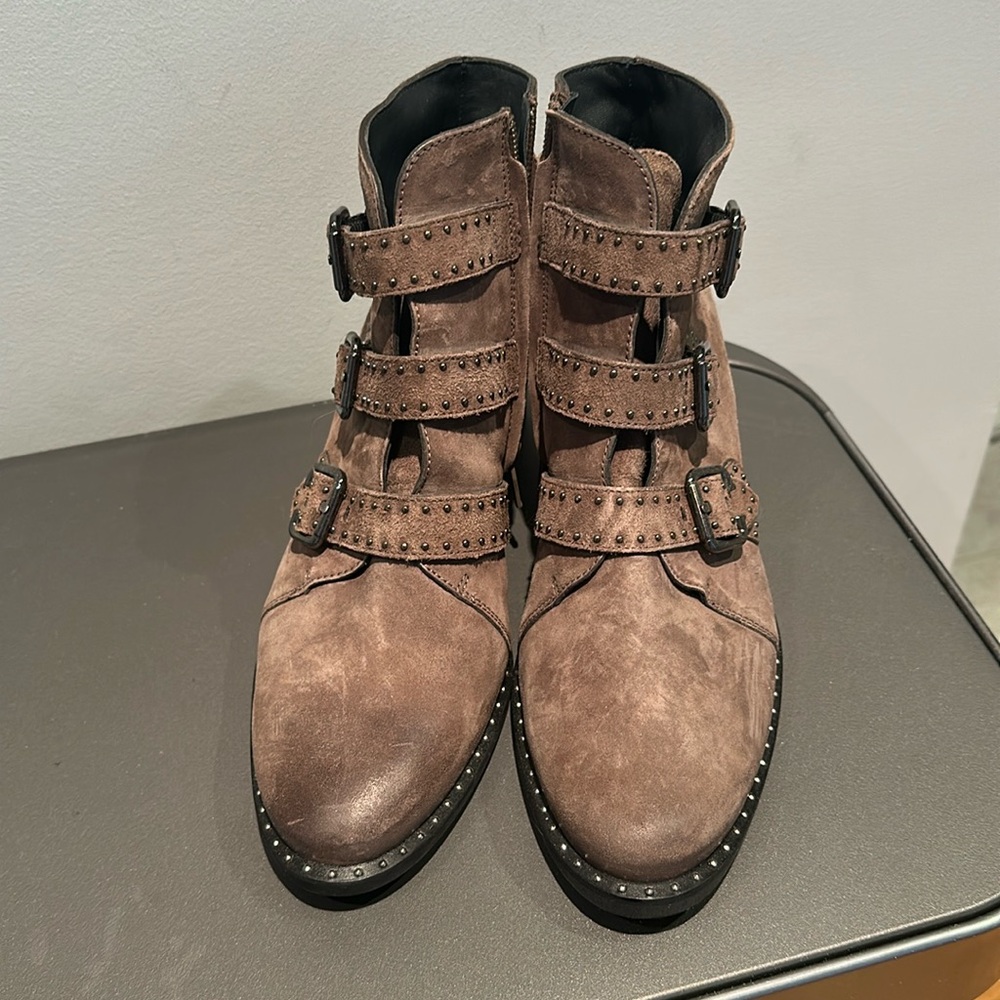 NEW Paul Green Soho Studded Ankle Boots in Mineral Nubuck US 8/UK 5.5